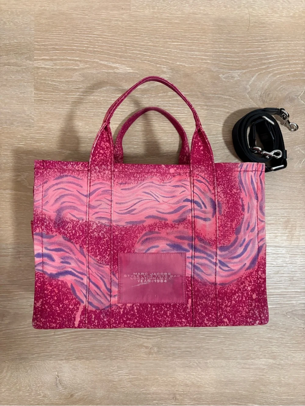 Marc Jacobs medium marc